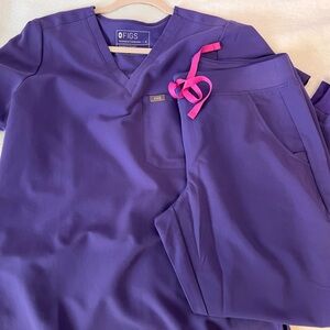 Figs Amethyst scrubs